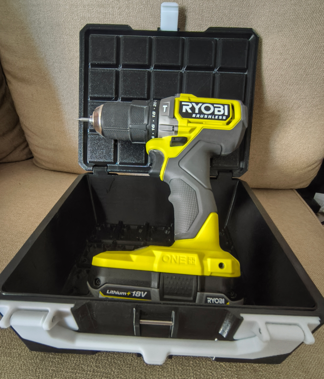 📷 The printed ShuBox with my Ryobi drill sitting inside